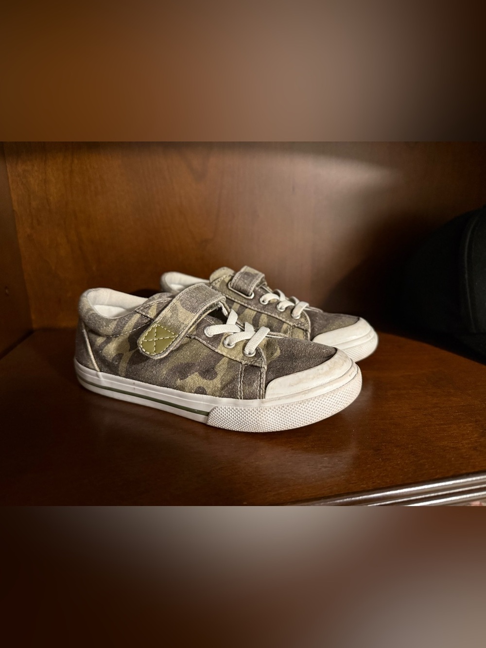 FootMates Jordan Sneaker